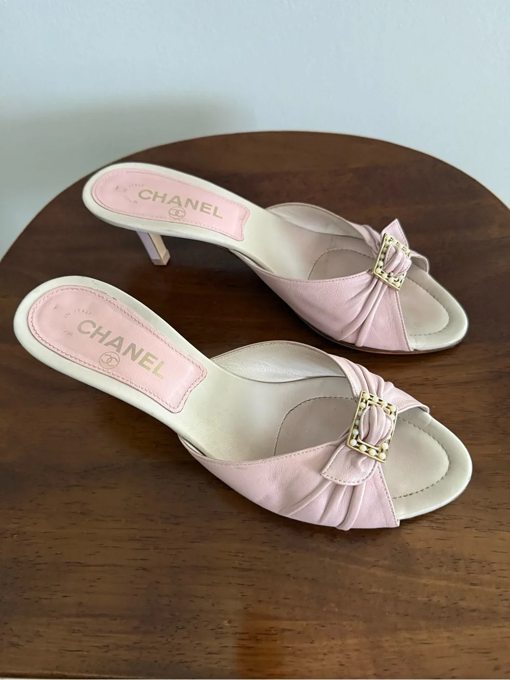 Vintage CHANEL Pink Kitten Heels